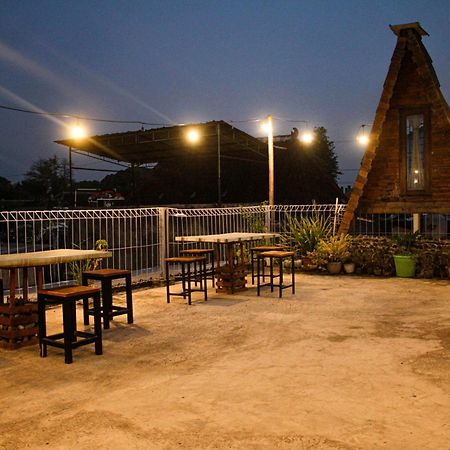 Super Oyo Capital O 2258 Santana Syariah Guest House Kartosuro Esterno foto