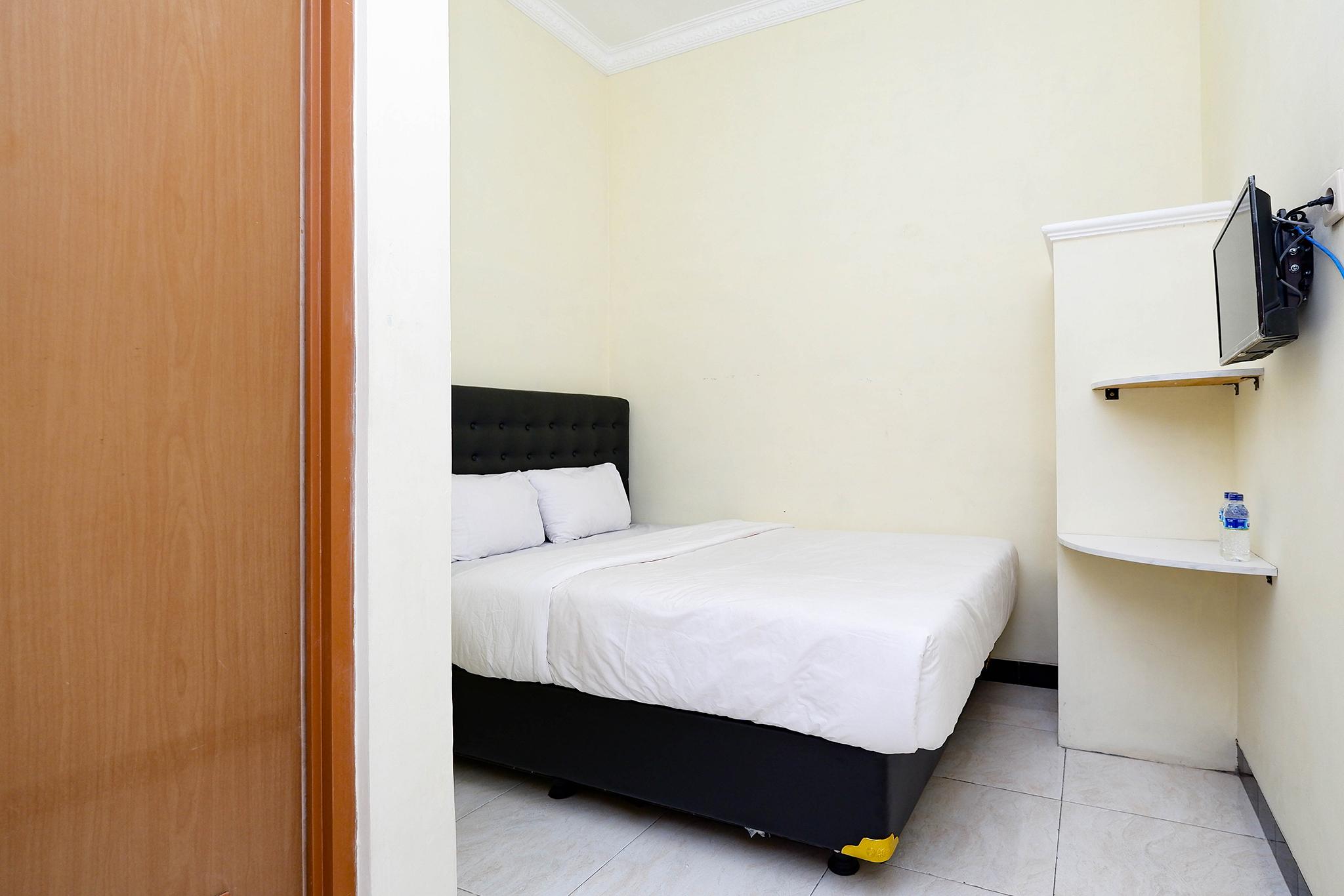 Super Oyo Capital O 2258 Santana Syariah Guest House Kartosuro Esterno foto