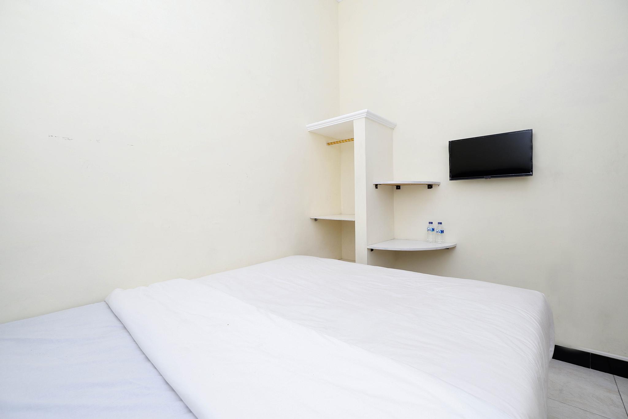 Super Oyo Capital O 2258 Santana Syariah Guest House Kartosuro Esterno foto