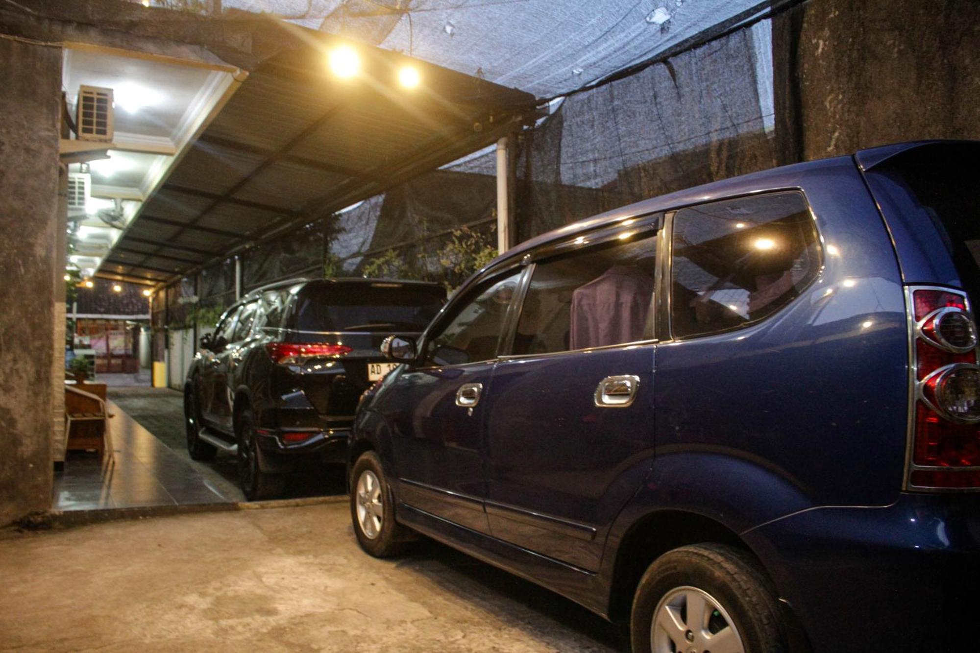 Super Oyo Capital O 2258 Santana Syariah Guest House Kartosuro Esterno foto