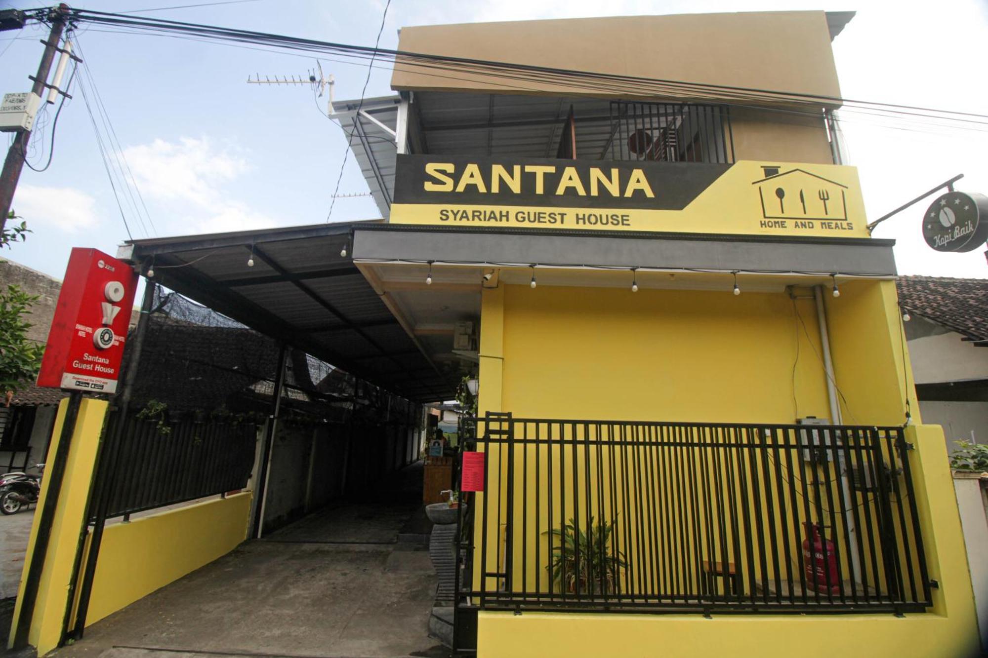 Super Oyo Capital O 2258 Santana Syariah Guest House Kartosuro Esterno foto