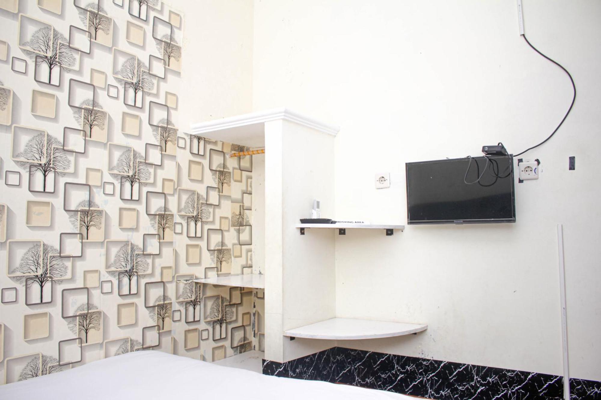 Super Oyo Capital O 2258 Santana Syariah Guest House Kartosuro Esterno foto