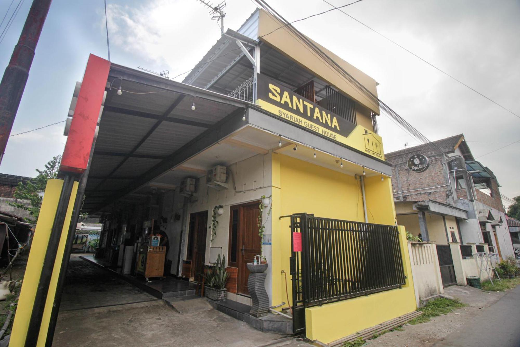 Super Oyo Capital O 2258 Santana Syariah Guest House Kartosuro Esterno foto